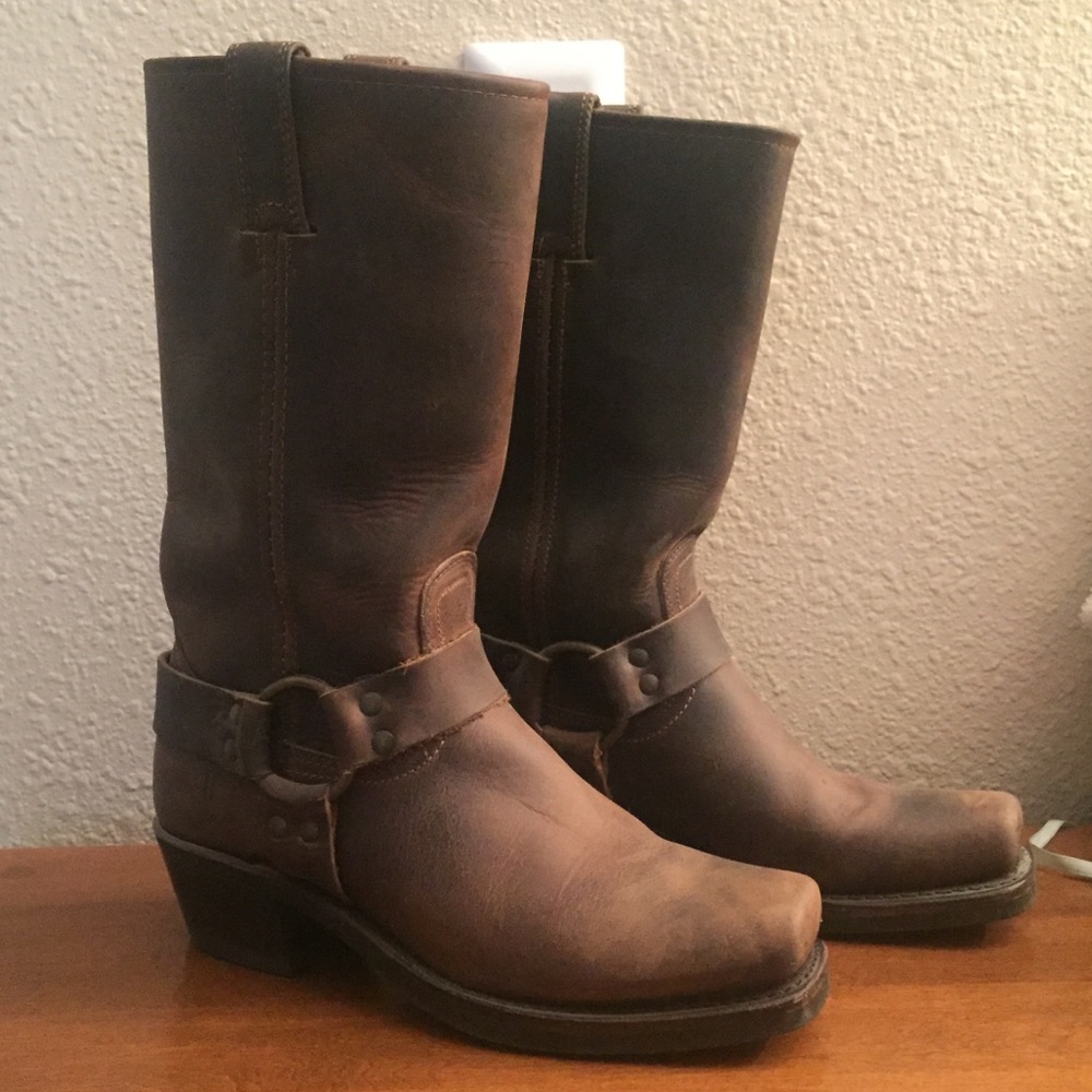 Frye Boots Brown euc Size 7.5